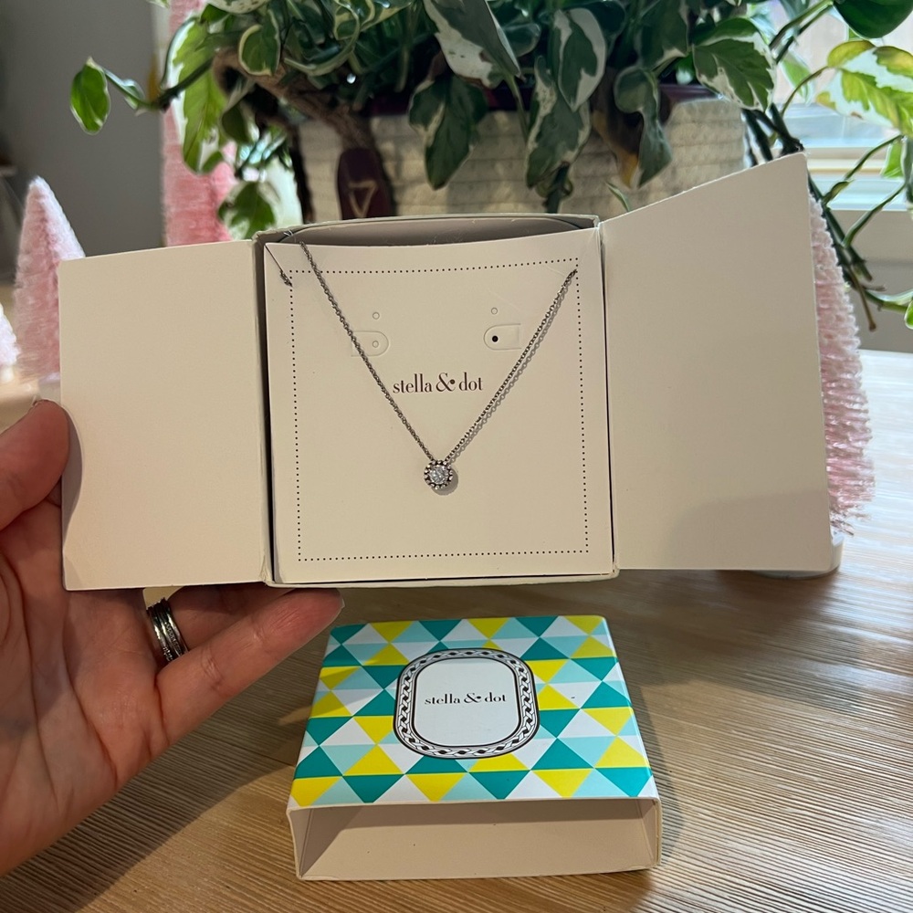 Stella & Dot Duchess pendant